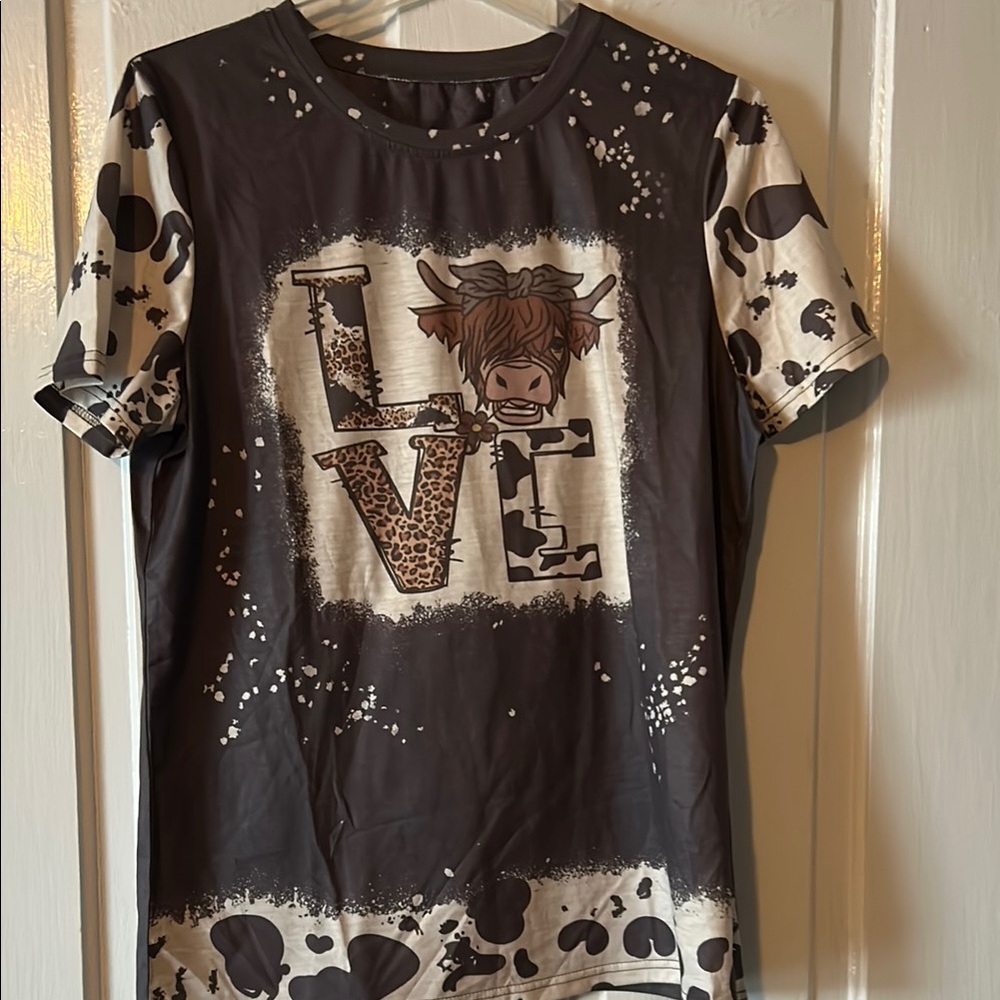 Graphic T-Shirt - Black and Brown